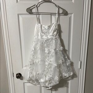 Elegant White Floral Women’s Mini Dress